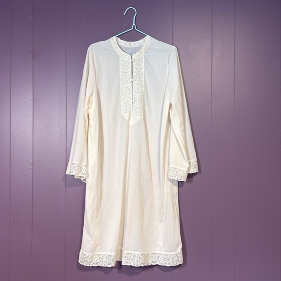 Vintage Van Raalte Ivory Nylon Robe Size Large – Made in USA - Picture 2 of 8